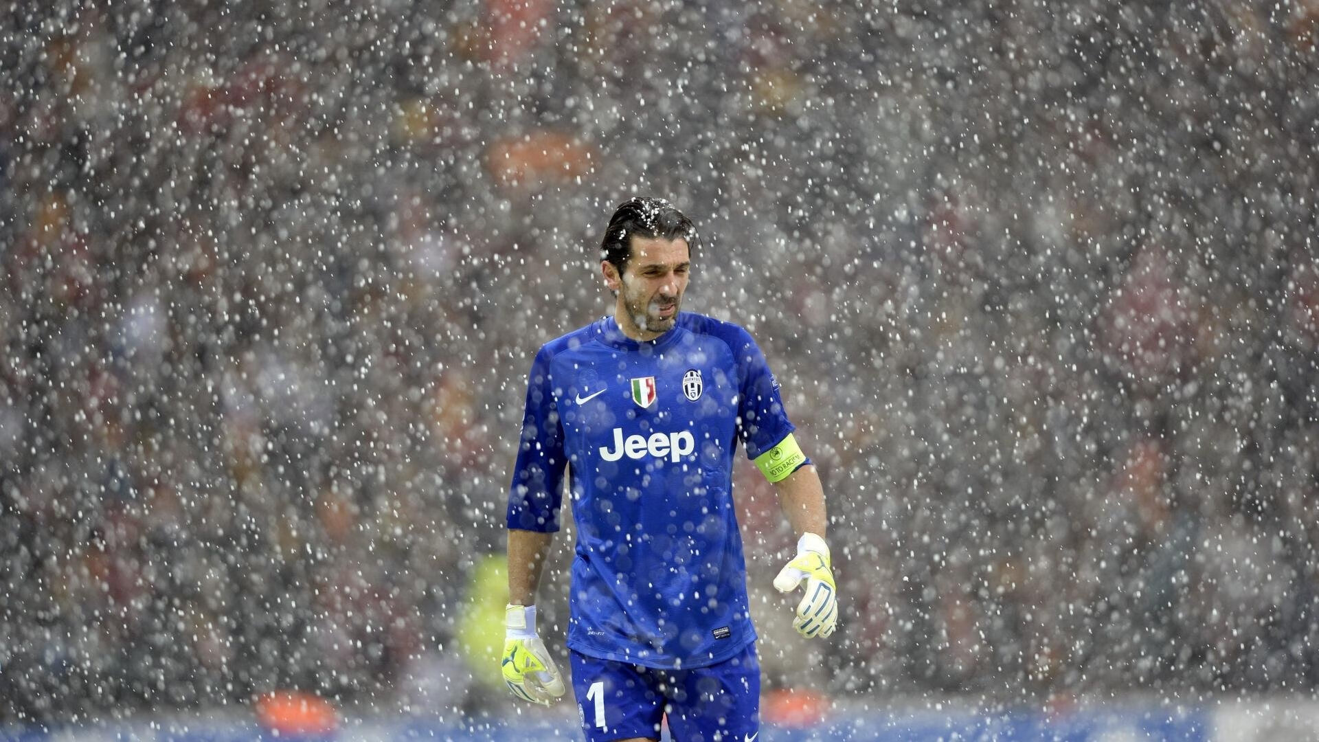 九游娱乐网站-意甲激烈较量，比分1-1，场上快节奏，成功传球率86%，抢断成功率74%